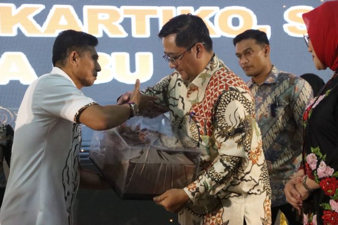 
					Kapolda Aceh Apresiasi Atas Dedikasi Irjen Achmad Kartiko selama Menjabat di Aceh 