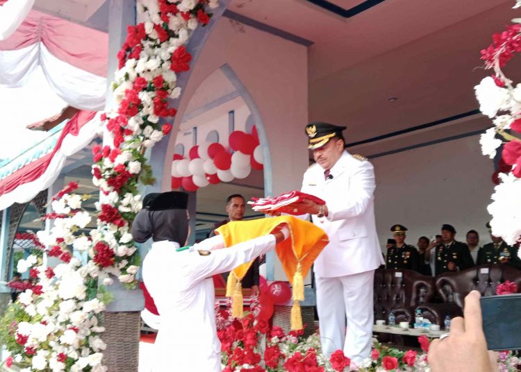 Bupati Nagan Raya Pimpin Upacara HUT RI ke-80 di Alun-alun Suka Makmue, Minggu (17/8/2025). | Foto : ikhsan