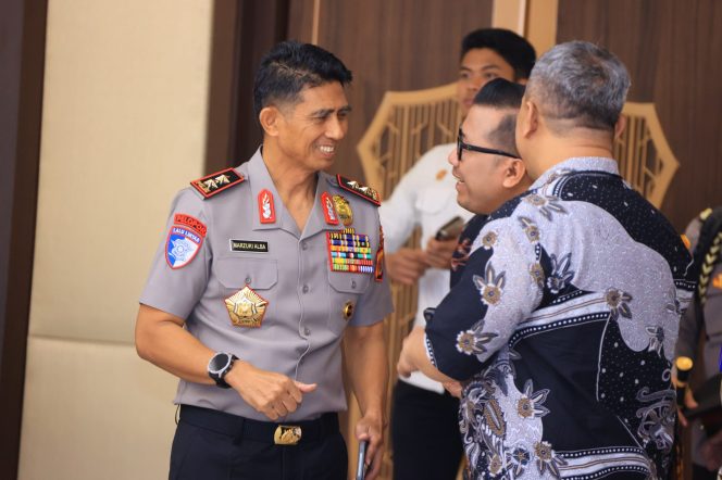 
					Promosi Kenaikan Pangkat, Kapolda Aceh Marzuki Ali Basyah Kini Resmi Sandang Pangkat Irjen