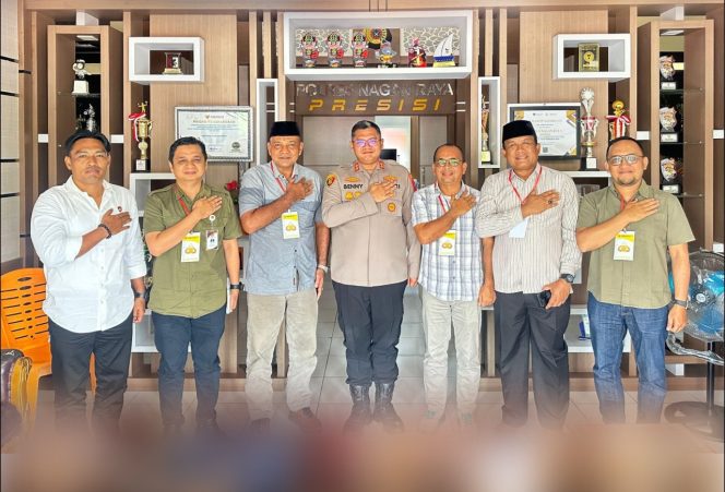 
					Kapolres Nagan Raya Jalin Silaturahmi dengan Komisioner KIP Nagan Raya