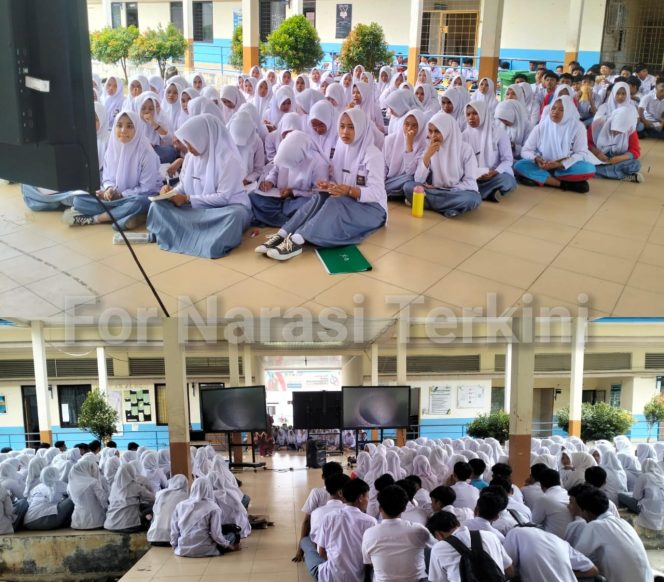 
					Kenang Sejarah Kebiadaban G30S/PKI, Siswa-siswi SMAN Bunga Bangsa Nobar 