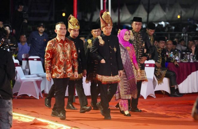 
					Perayaan HUT Kota Meulaboh ke-437, Nazaruddin Dek Gam Disambut Hangat di Meulaboh