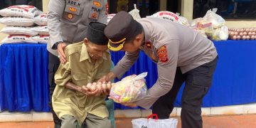 Polres Nagan Raya Gelar Jum’at Berkah, Kali ini Berbagi Kebahagiaan dengan Masyarakat di Mapolsek Darul Makmur 