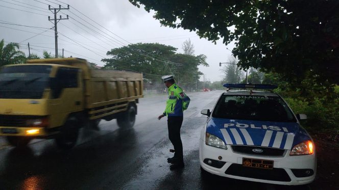 
					Rawan Kecelakaan, Satlantas Polres Aceh Jaya Imbau Pengguna Jalan Waspadai Hujan Lebat dan Genangan Air