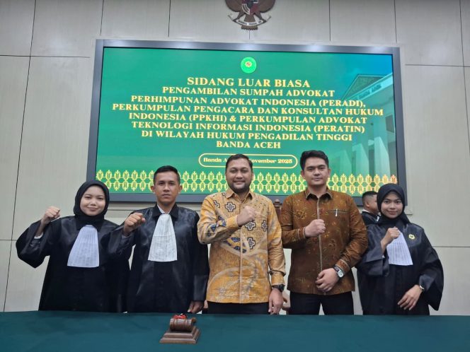 
					Tiga Paralegal Kantor SATA Lawyers dilantik dan disumpah menjadi Pengacara