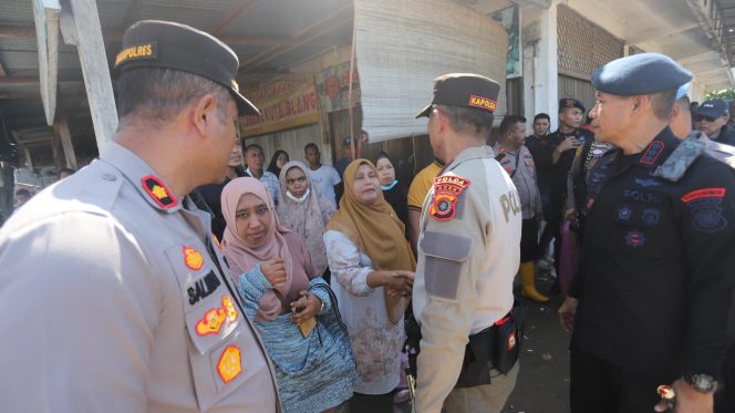 
					Kapolda Seberangi Sungai Tingkeum untuk Tembus ke Aceh Utara, Sempat Temui Warga yang Tertahan di Kutablang