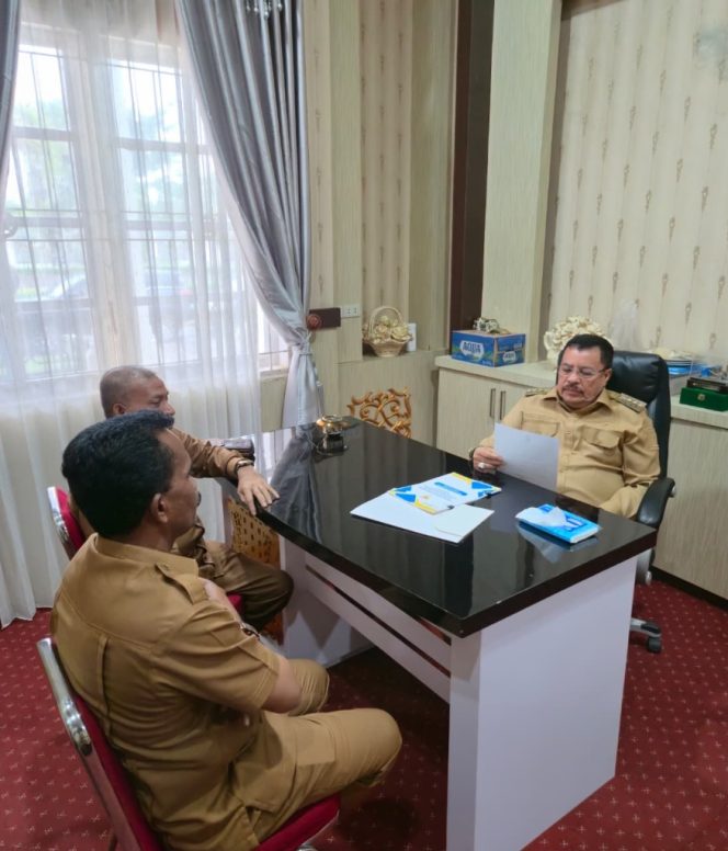 
					Inspektorat Serahkan Piagam Audit Pengawasan Internal Pertama kepada Bupati Nagan Raya