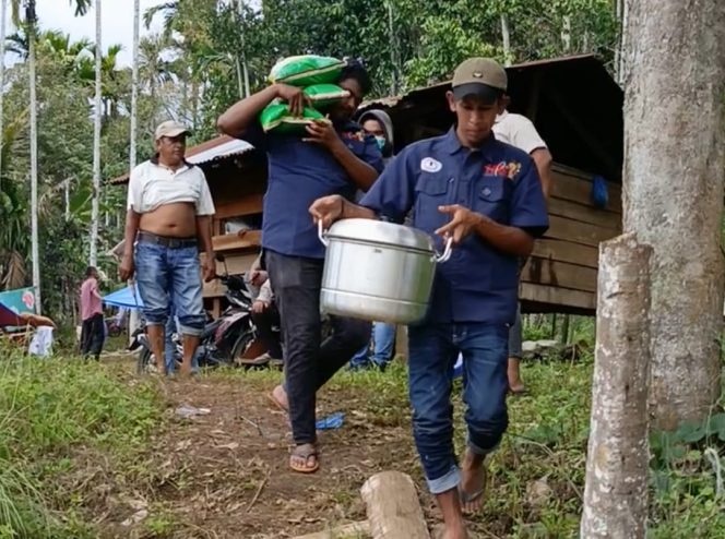 
					Wujud Kepedulian, DPD SWI Aceh Barat Antar Bantuan Untuk Korban Banjir Bandang Betong Ateuh Banggalang
