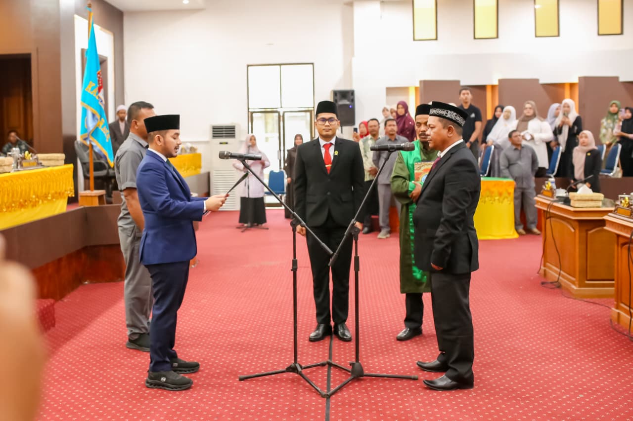 Prosesi pelantikan (PAW) Anggota DPRK Nagan Raya Said Isa Quraisy | Foto : ist