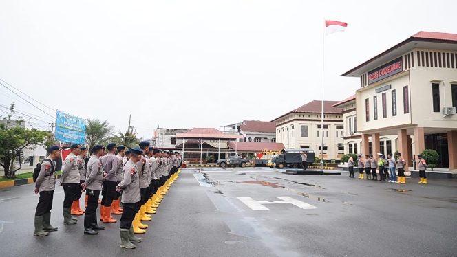 
					Misi Kemanusiaan Pemulihan Pascabanjir, Sebanyak 100 Personel Brimob Polda Kaltim Tiba di Polres Lhokseumawe