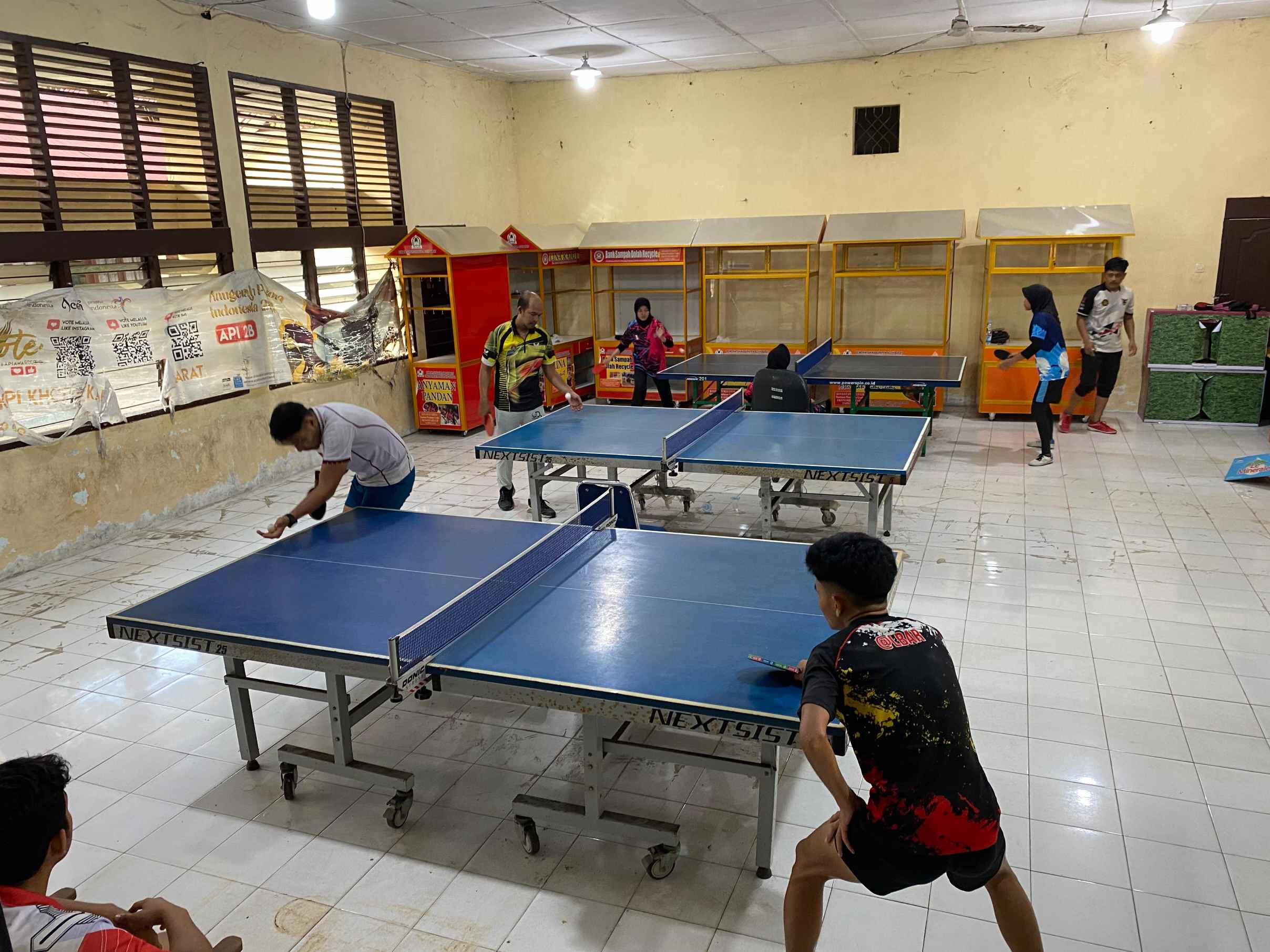 Atlet Tenis Meja Nagan Raya Uji Tanding Bersama Atlet Tenis Meja Aceh Barat. | Foto: ist
