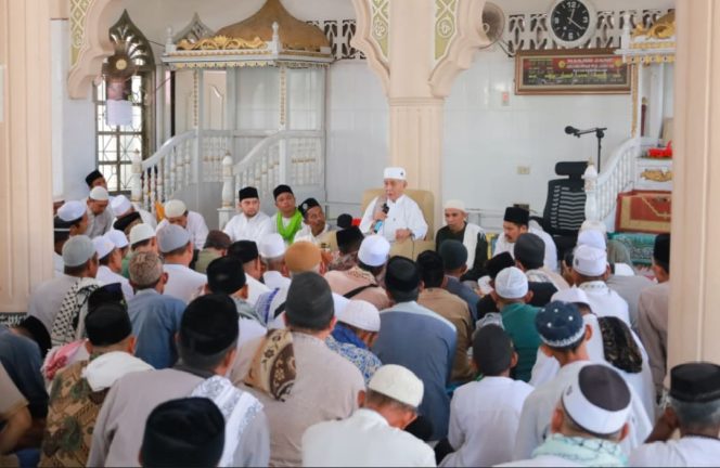 
					Wabup Aceh Barat Hadirin Kegiatan Peusijuk Abuya Syekh H.Amran Waly Al-Khalidy