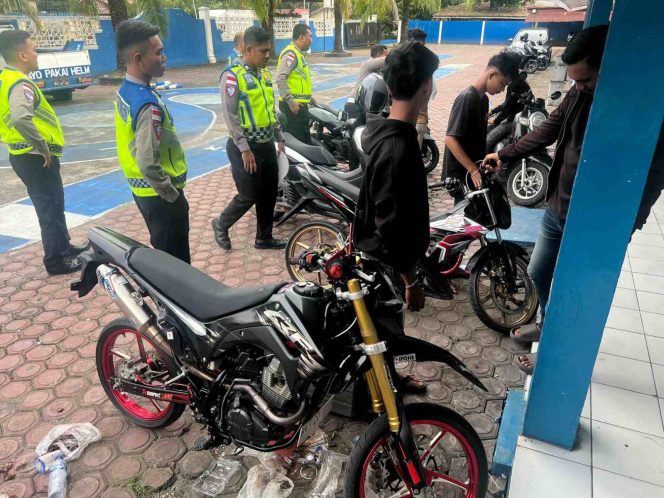 
					Satlantas Polres Nagan Raya Gencar Tertibkan Knalpot Brong, Libatkan Peran Orang Tua dan Aparat Desa 