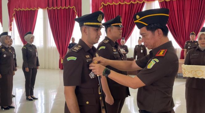 
					Lama Kosong, Kini Dua Kasi di Kejaksaan Negeri Nagan Raya Sudah Diisi Pejabat Definitif 