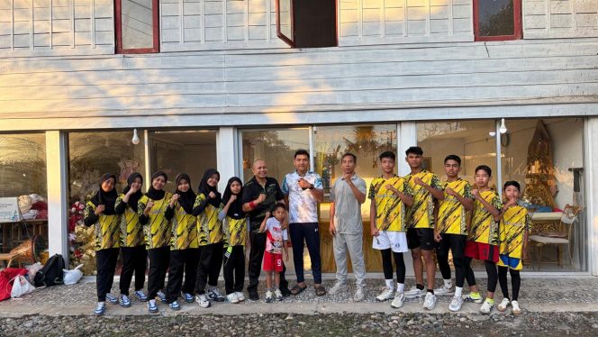 
					PTMSI Nagan Raya Ikut Turnamen Ramadhan Cup Se Aceh di Aceh Jaya. | Foto : ist