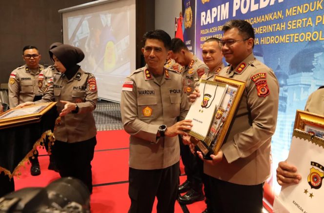 
					Polres Nagan Raya Raih Dua Penghargaan di Rapim Polda Aceh 2026