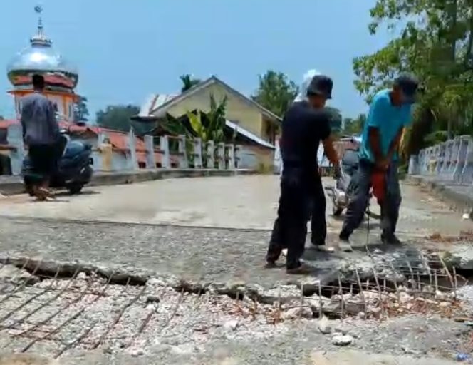 
					Respon Cepat,  PUPR Aceh Barat Rehabilitasi Jembatan Rambong-Kuta Padang