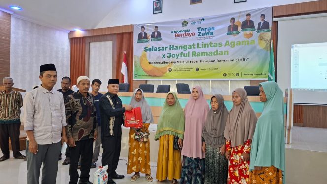 
					Ratusan Fakir Miskin Rasakan Program THR dari Kantor Kemenag Nagan Raya 