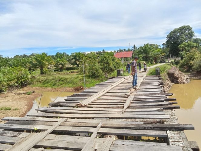 
					Respon Cepat, PUPR Aceh Barat Akan Rehap Jembatan Penghubung  Desa Panton Makmur dan Alue Batee,