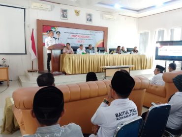 Wabup Abdya Zaman Akli memberikan sambutan pada kegiatan Pembukaan Musrenbang RKPD tahun 2027 di Aula Teungku Dikila, Rabu, 15 April 2026.
NARASITERKINI | TAUFIK