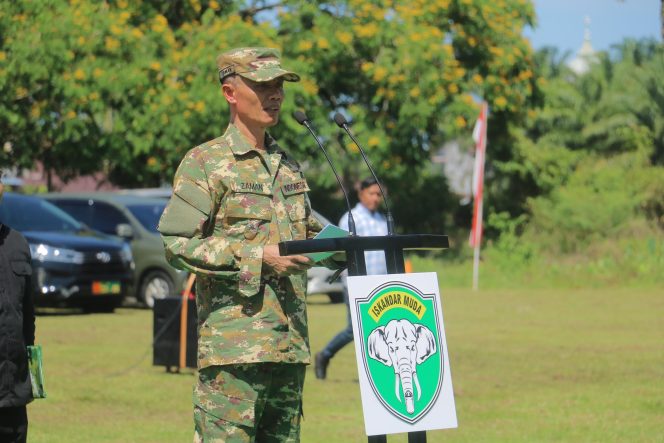 
					Wabup Abdya Zaman Akli saat memberikan sambutan pada Pembukaan TMMD ke-128 dilapangan bola kaki Gampong Gunong Cut, Tangan-Tangan, Rabu, 22 April 2026.