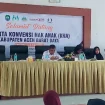 Plt sekda Abdya Amrizal saat menyampaikan sambutan pada kegiatan pelatihan Konvensi Hak Anak di Aula Teungku Dikila, Rabu, 22 April 2026.