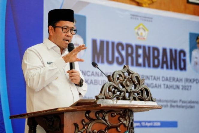 
					Bupati Aceh Tengah, Haili Yoga, membuka Musyawarah Perencanaan Pembangunan (Musrenbang) RKPD Tahun 2027 di Gedung Oproom Setdakab Aceh Tengah, Rabu, 15 April 2026.