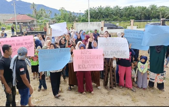 
					Warga Geram, Lapor Keuchik Cot Bayu Terkait Pengelolaan Dana Desa Diduga Tidak Transparan