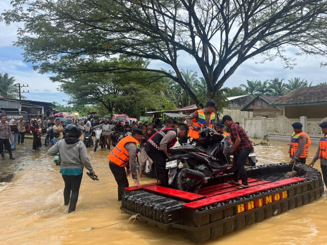 
					Gerak Cepat Bantu Masyarakat, Tokoh Nagan Raya ini Apresiasi Brimob Polda Aceh 