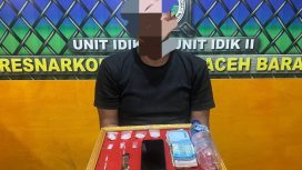 Terduga pelaku berinisial I (35) warga asal Desa Cot Mane Kecamatan Jeumpa serta barang bukti di Mapolres Abdya, Kamis 14 Mei 2026
