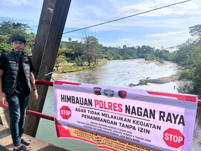 
					Unit Opsnal Satreskrim Polres Nagan Raya Pasang Spanduk Imbauan Anti-PETI di Kecamatan Beutong