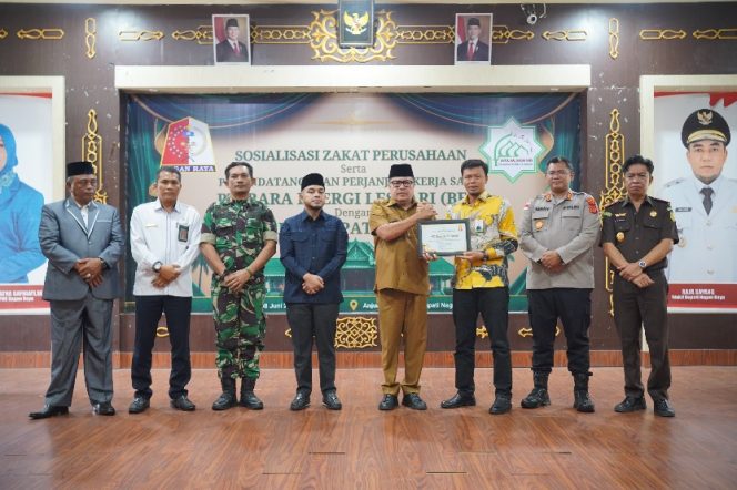 
					Bank Aceh Cabang Jeuram Kembali Terima Penghargaan atas Kepatuhan Menunaikan Zakat dan Infak