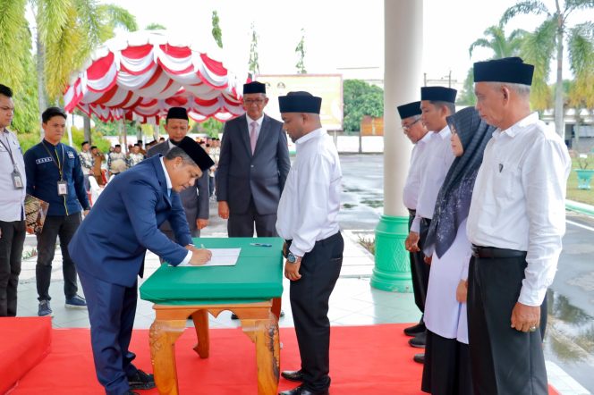 
					Sekda Aceh Barat Lantik 263 Tuha Peut Dari 11 Kecamatan
