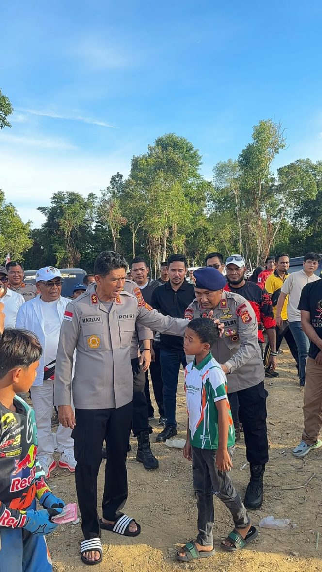 
					Danyon C Pelopor Dampingi Kapolda Aceh Tinjau Sirkuit Grass Track dan Masjid Giok Nagan Raya