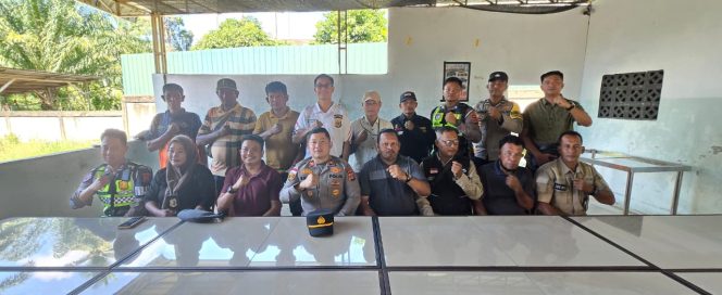 
					Awali Tugas di Darul Makmur, Kapolsek Gelar Temu Ramah dengan Awak Media