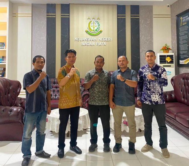 
					Ketua PWI Nagan Raya Silaturahmi dengan Kajari, Siap Jadi Mitra Strategis