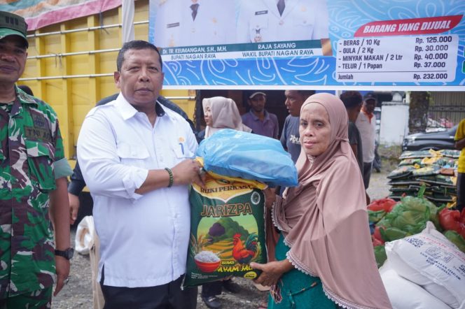
					Plt. Sekda Buka Pasar Murah, Pemkab Siapkan 390 Paket per Titik