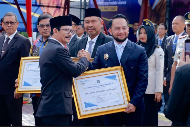 
					Pemkab Aceh Barat Terima Penghargaan dari Kemenkum Aceh, Lewat Ekonomi Kreatif
