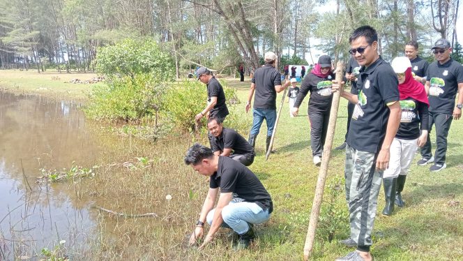 
					Peringati Hari Kejaksaan ke-81, Kejari Nagan Raya Tanam Pohon Mangrove di Area Colbek