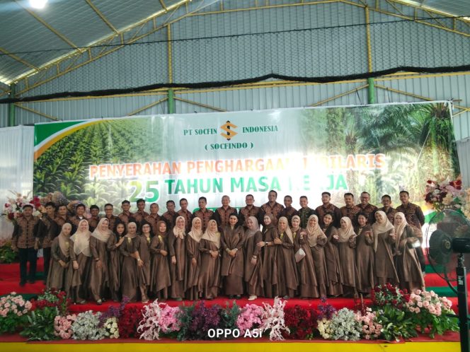 
					Jelang Pensiun, Ratusan Karyawan PT Socfindo Kebun Seumayam dan Seunagan Dapat Penghargaan 